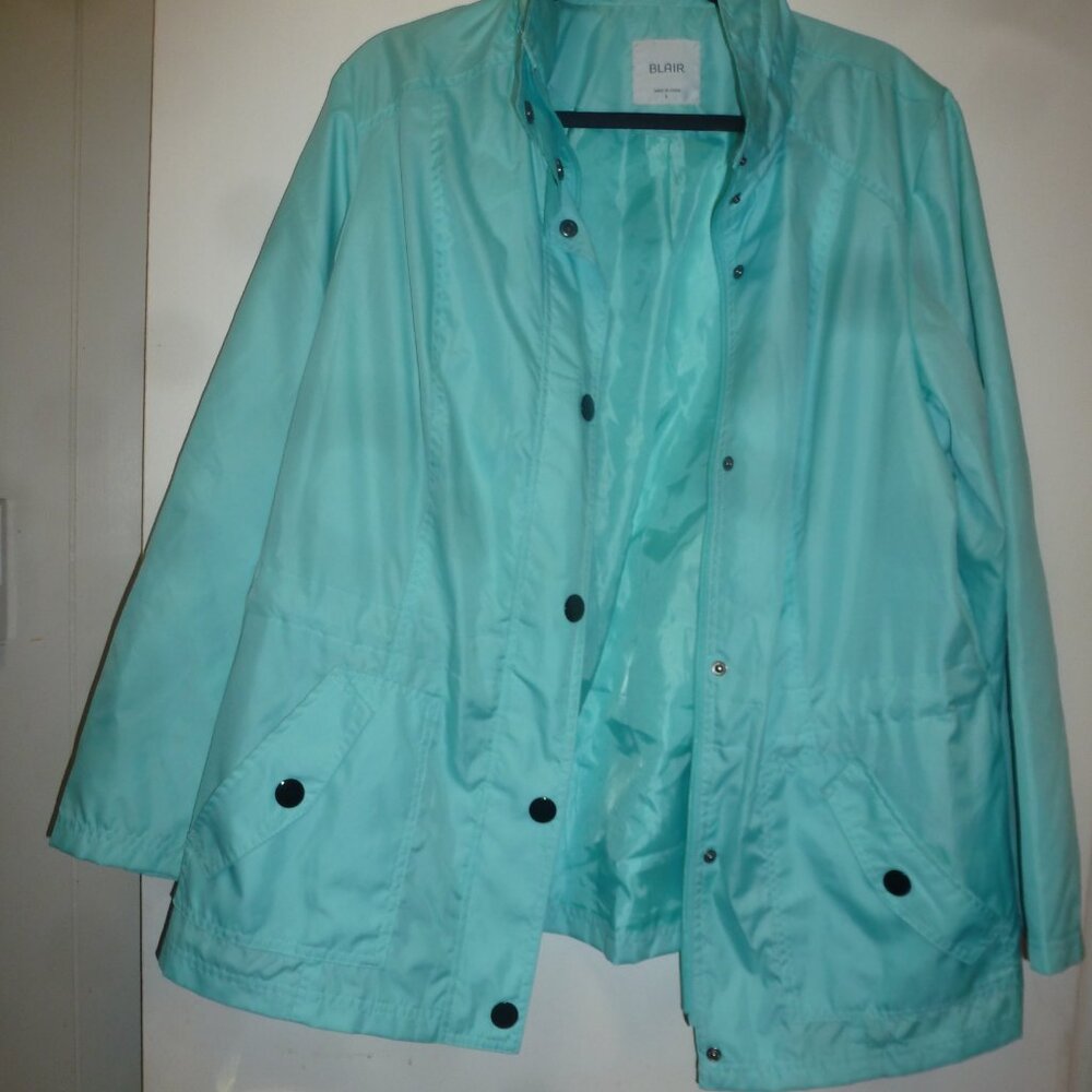 NWT Blair Lightweight Windbreaker with Hood and Full Zip